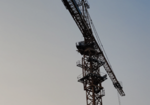 Grúa de obra para construcciones metálicas